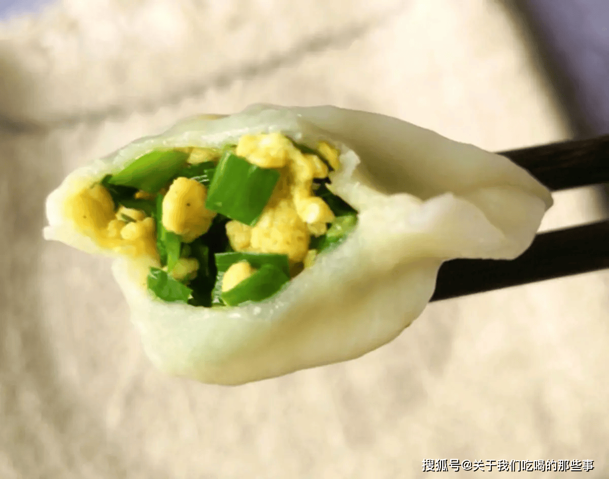 调韭菜鸡蛋馅，记住不要乱加调料，教你正确做法，韭菜鲜嫩不出汤
